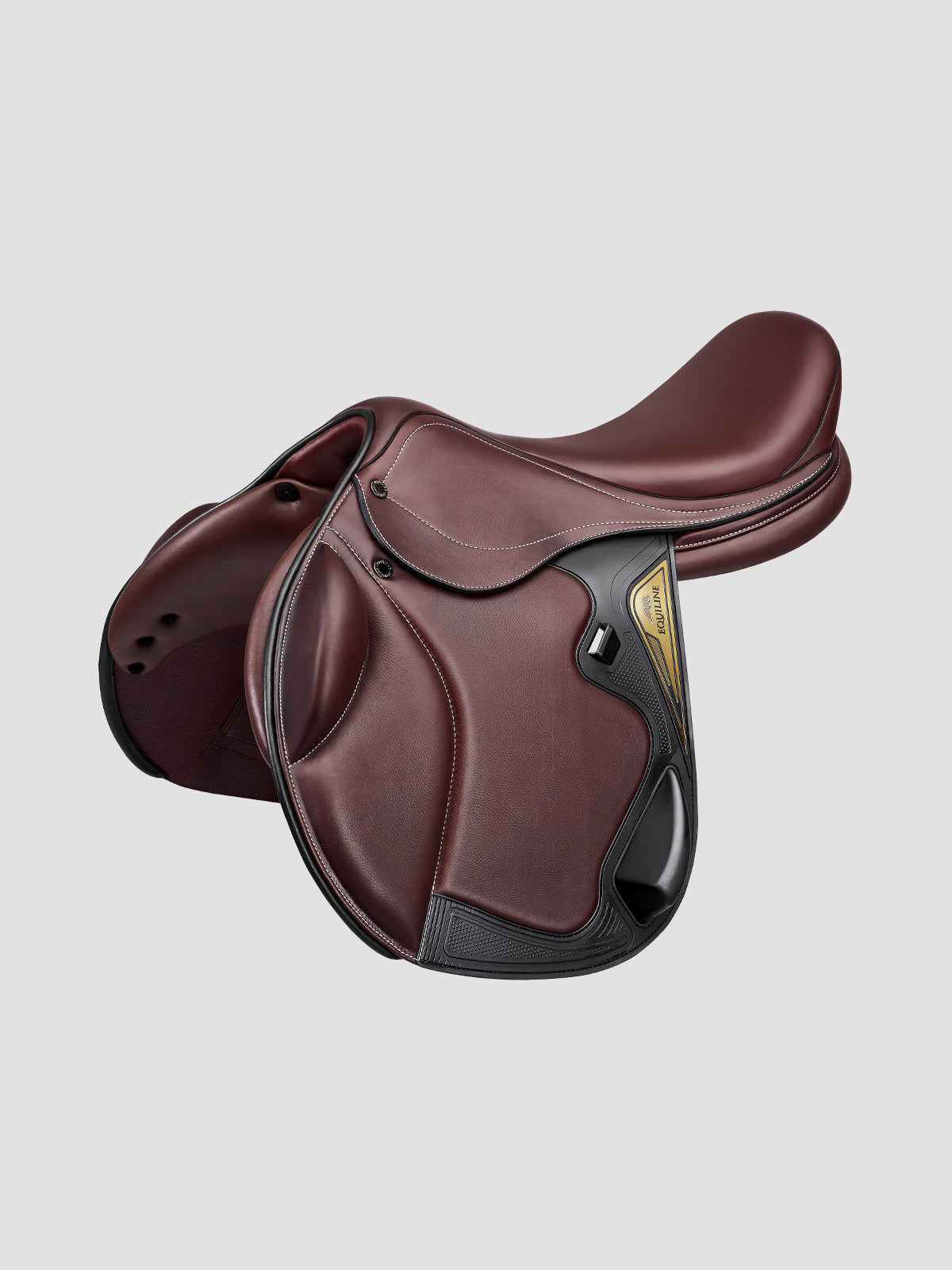 Brown jumper saddle