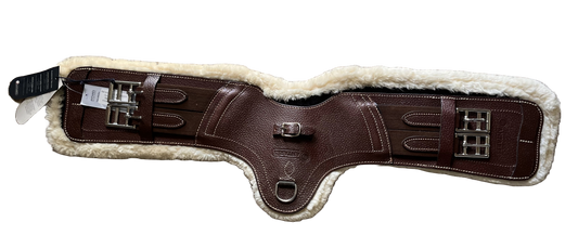 Dressage girth with chocolate brown leather