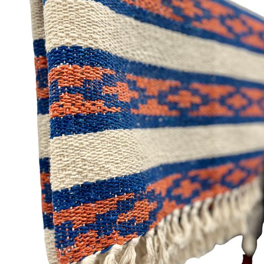 Closeup of Kingfisher saddle pad