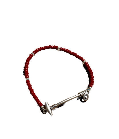 Bracelet with scarlett beads and silver mallet charm