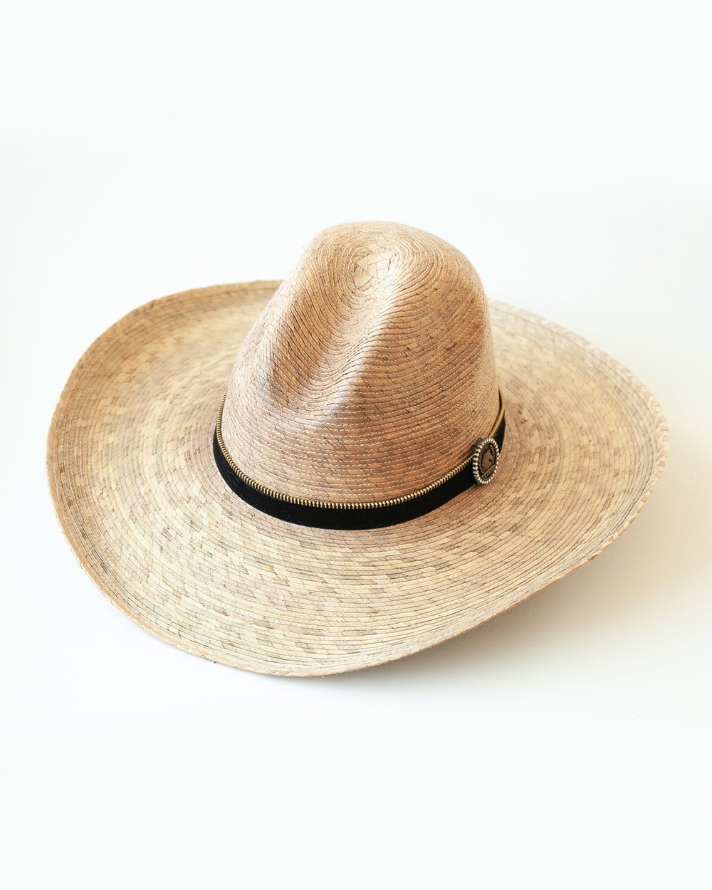 Woven hat with band and horse accent