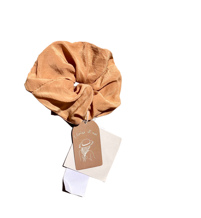 Silk scrunchie in nude