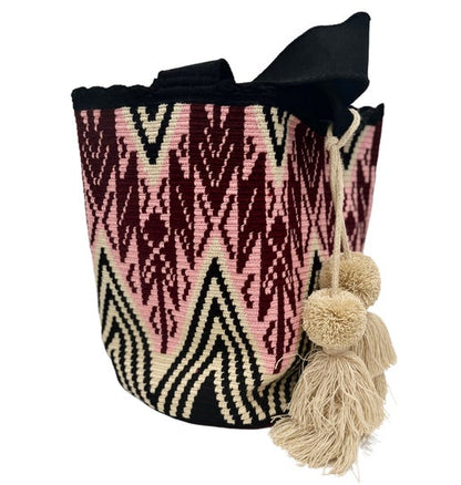 Woven bag in pink, black and white