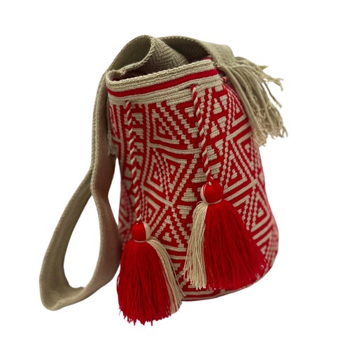 Woven bag in red and white