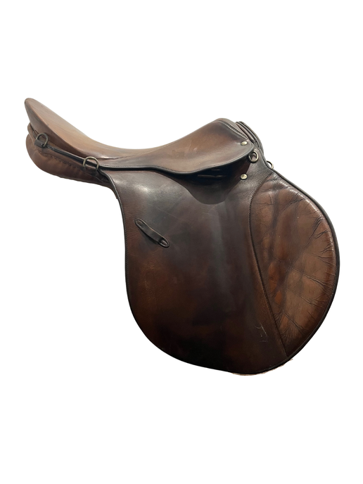 Right side view of saddle