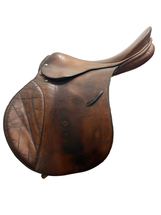 Left side view of saddle