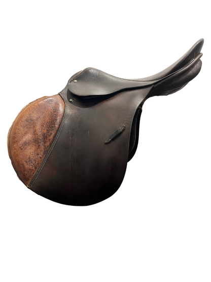 Left view of saddle