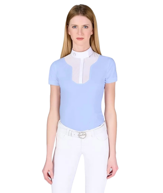 Model in light blue short-sleeve show shirt